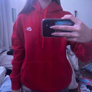 RED NIKE HODDIE SIZE SMALL